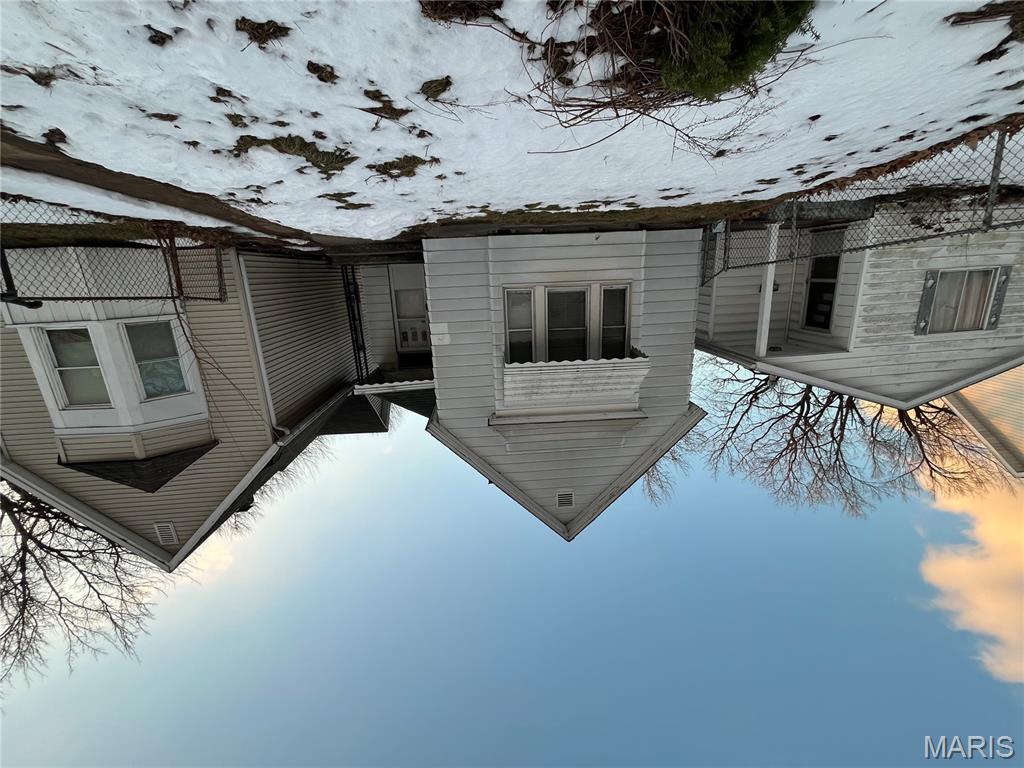 1608 3rd Street Madison, IL 62060 - Photo 1 of 18