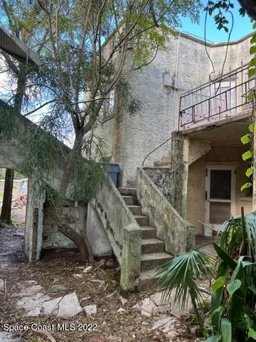 a view of a pathway of a building