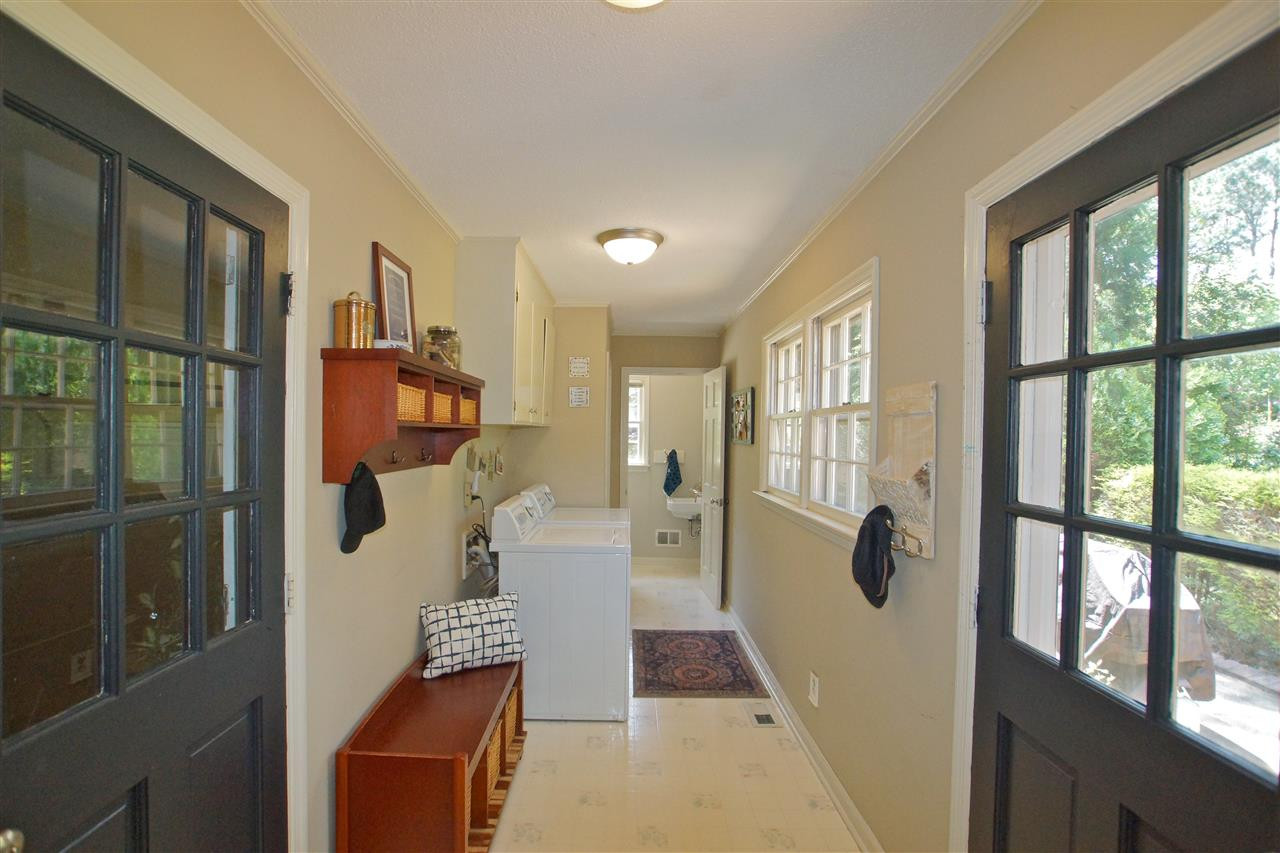 8012 Hollander Place Raleigh, NC 27606 - Photo 12 of 25 Photo 12