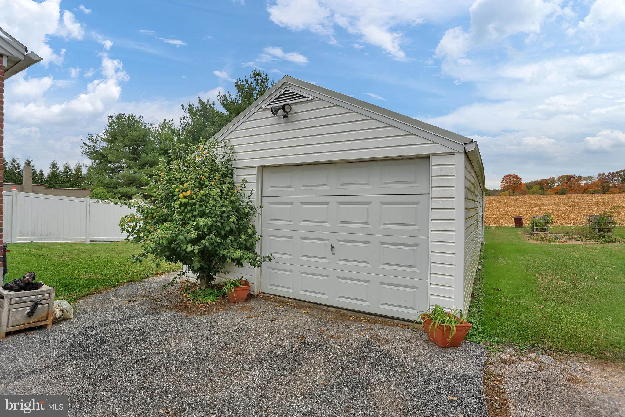 6571 York Road Spring Grove, PA 17362 - Photo 4 of 29 Gallery Image 4