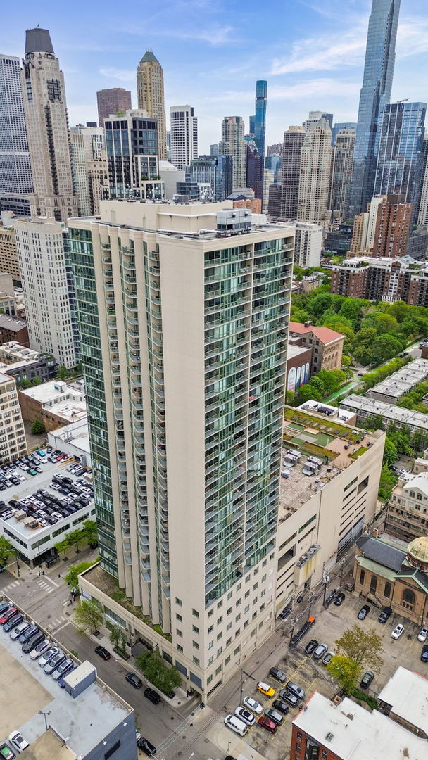 111 West Maple Street, Unit 1807 Chicago, IL 60610 - Photo 33 of 36