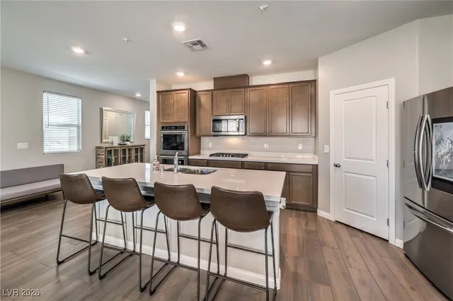 $3,333 | 10646 Silver Pond Avenue, Las Vegas, NV 89135