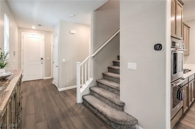 $3,333 | 10646 Silver Pond Avenue, Las Vegas, NV 89135