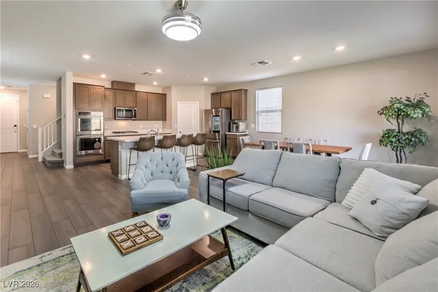 $3,333 | 10646 Silver Pond Avenue, Las Vegas, NV 89135