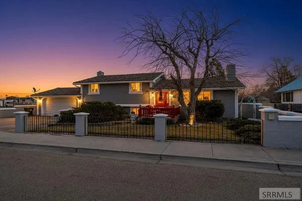 $379,900 | 386 North Fisher Street, Blackfoot, ID 83221