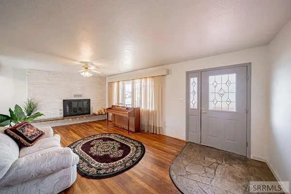 $374,900 | 386 North Fisher Street, Blackfoot, ID 83221