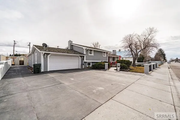 $374,900 | 386 North Fisher Street, Blackfoot, ID 83221