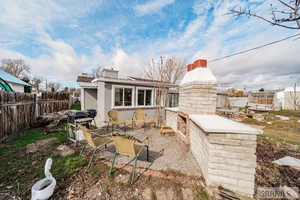 $374,900 | 386 North Fisher Street, Blackfoot, ID 83221