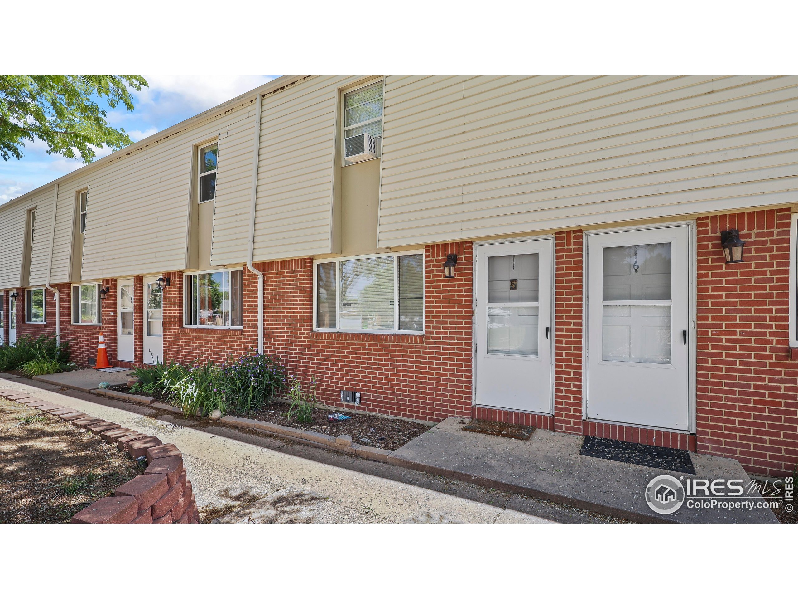 a black and white photo of a house