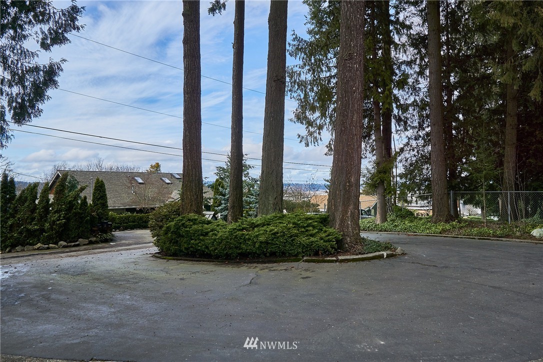 520 Scenic Way Kent, WA 98030 - Photo 4 of 18