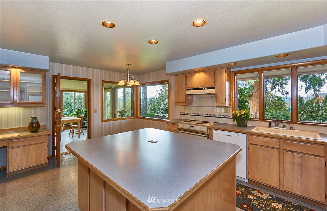 520 Scenic Way Kent, WA 98030 - Photo 10 of 18