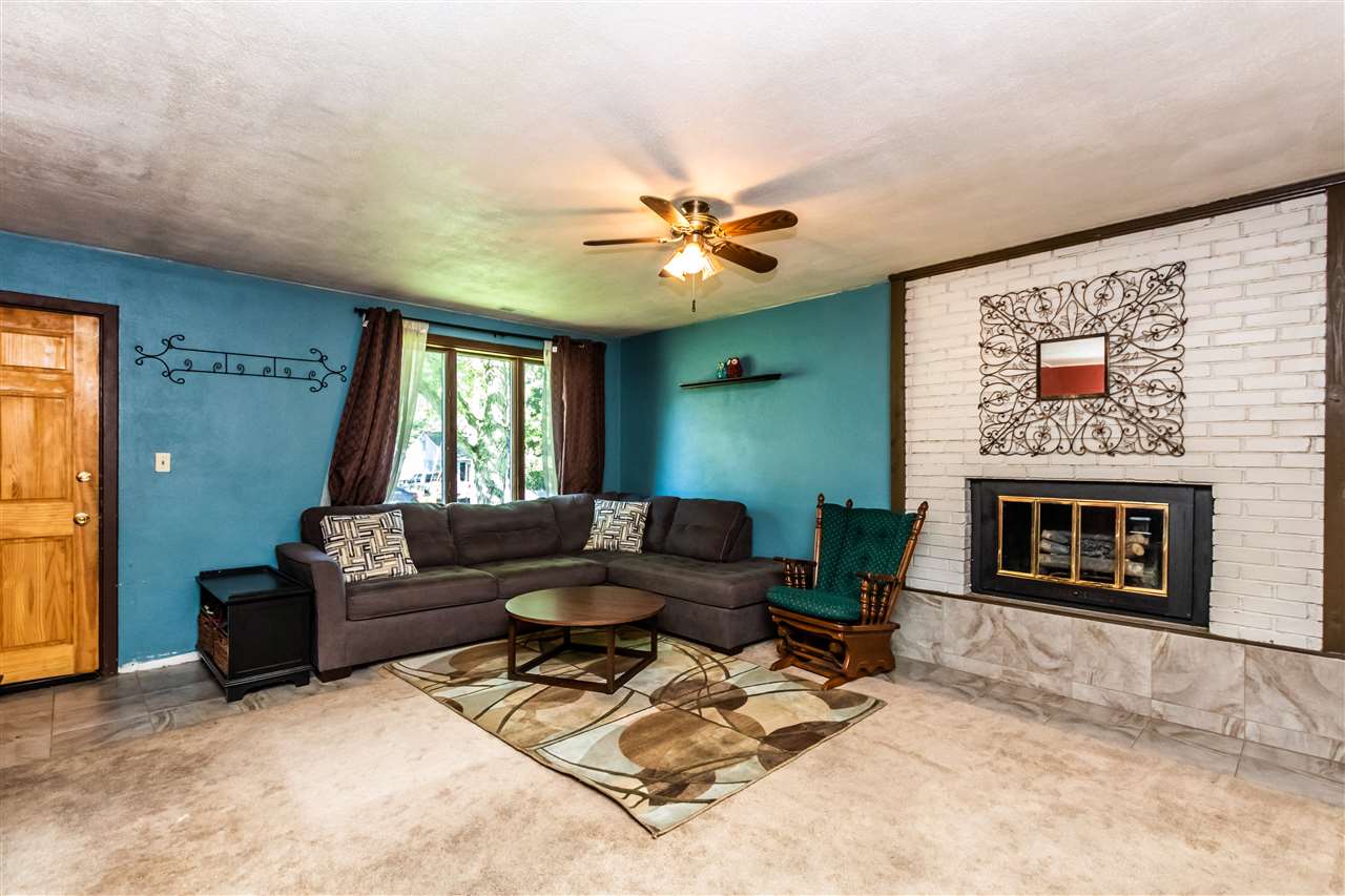 207 Craig Road Marquette Heights, IL 61554 - Photo 3 of 25 Gallery Image 3