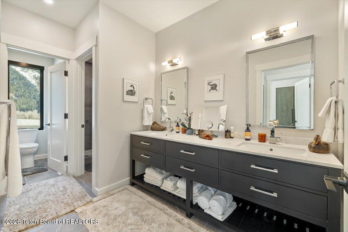 14270 Wagon Road Jackson, WY 83001 - Photo 19 of 29 Full Guest Bath Upstairs
