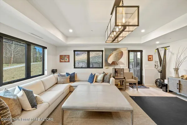 $4,500,000 | 14270 Wagon Road, Jackson, WY 83001