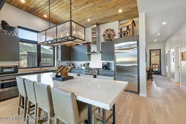 $4,500,000 | 14270 Wagon Road, Jackson, WY 83001