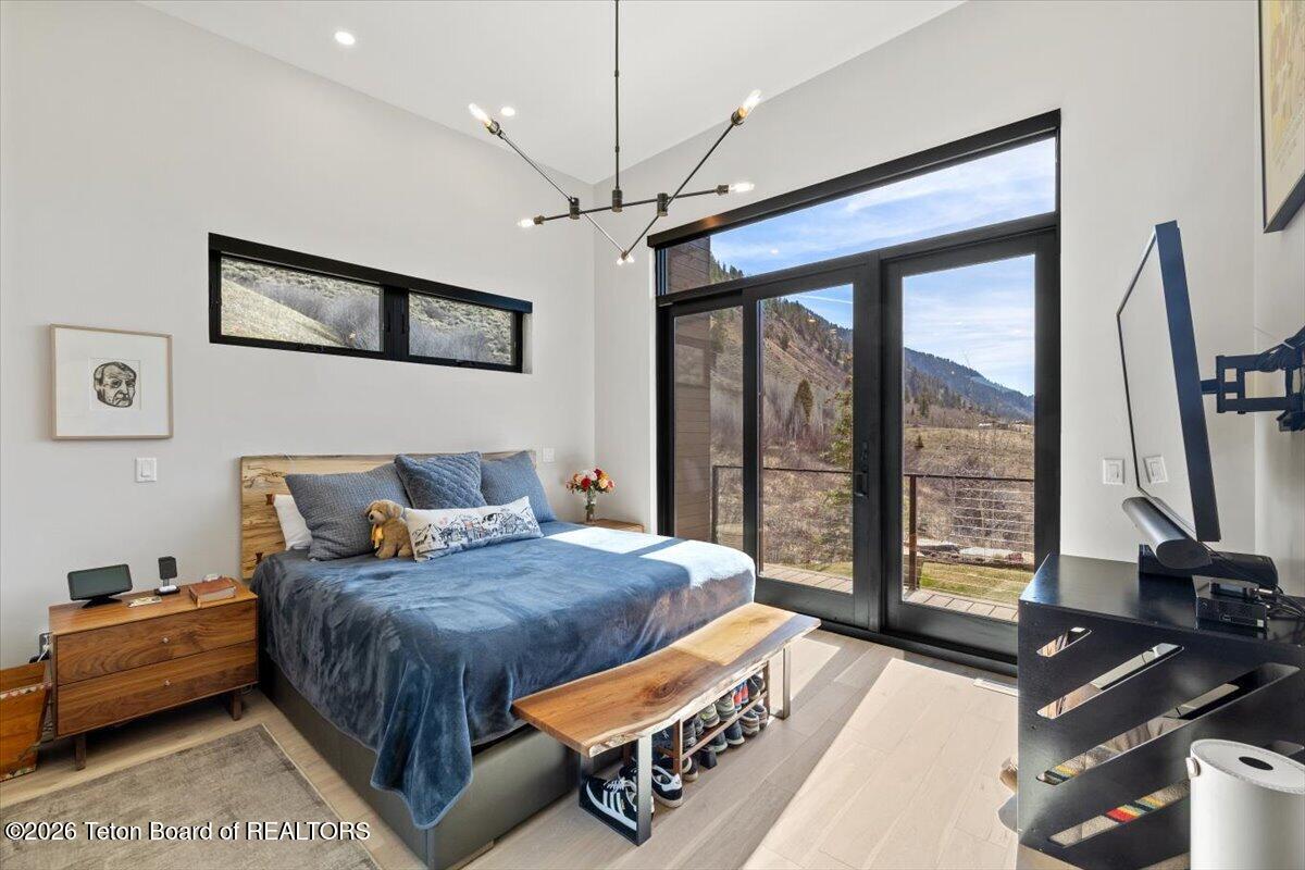 14270 Wagon Road Jackson, WY 83001 - Photo 8 of 29 Primary Bedroom