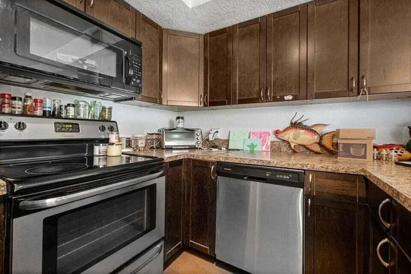 $2,295 | 117 Yacht Club Way, Unit 110, Hypoluxo, FL 33462
