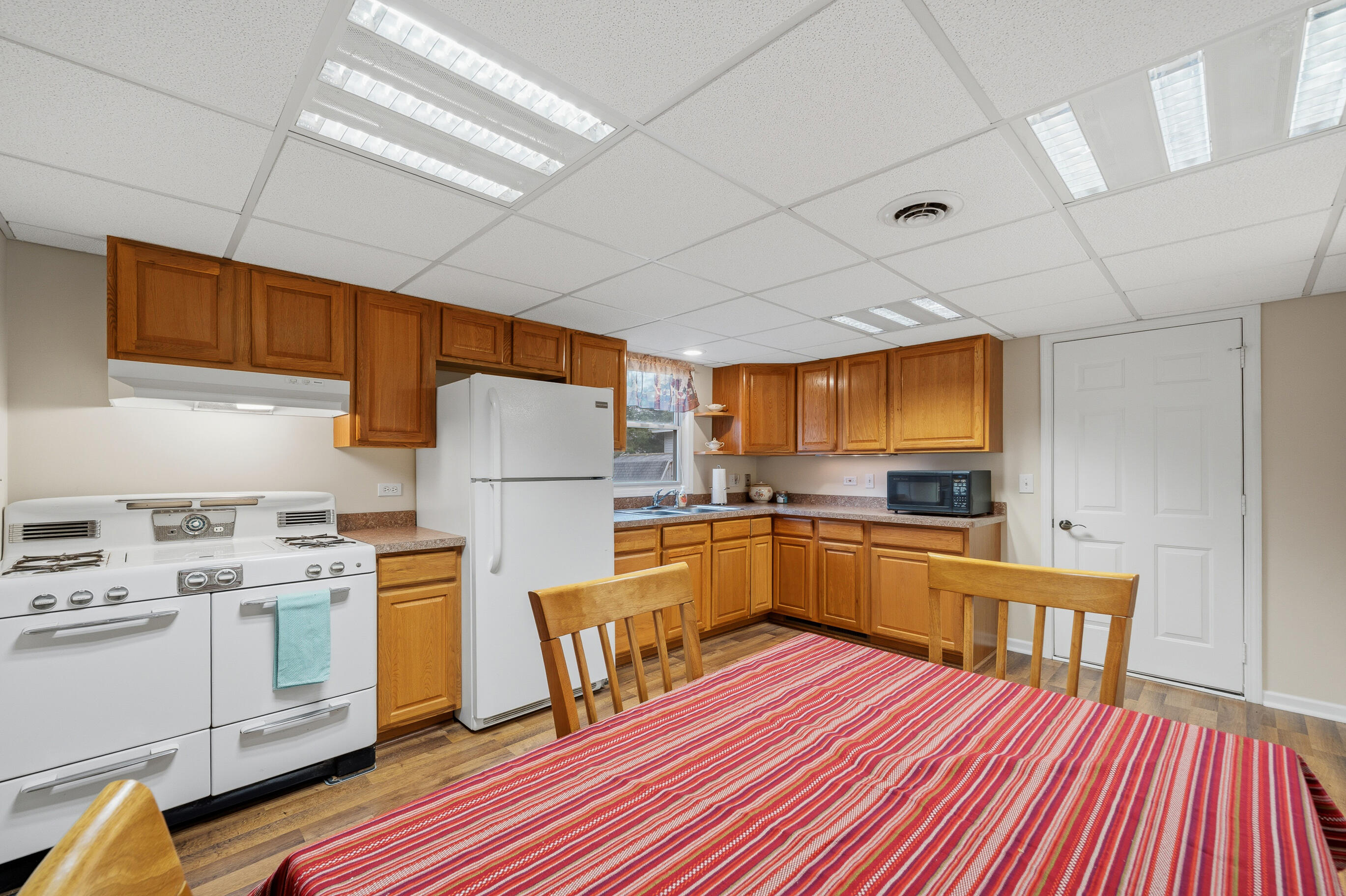 N1461 Jasmine Road Bloomfield, WI 53128 - Photo 6 of 39 N1461 Jasmine Dr-14