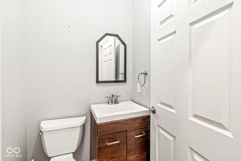 $349,900 | 6442 Royal Oakland Drive, Indianapolis, IN 46236