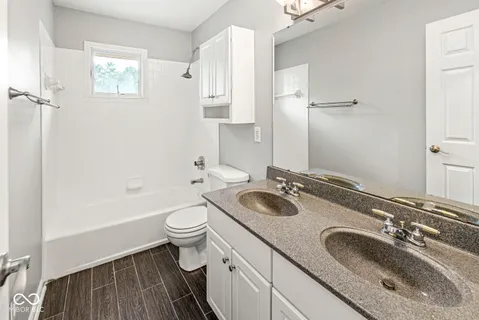 $349,900 | 6442 Royal Oakland Drive, Indianapolis, IN 46236