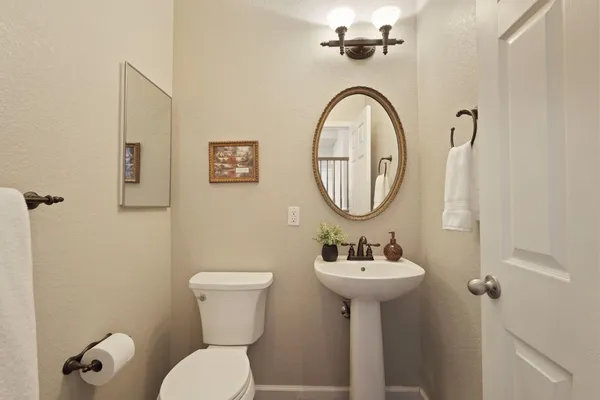 $845,000 | 2043 Derrick Avenue, Manteca, CA 95337