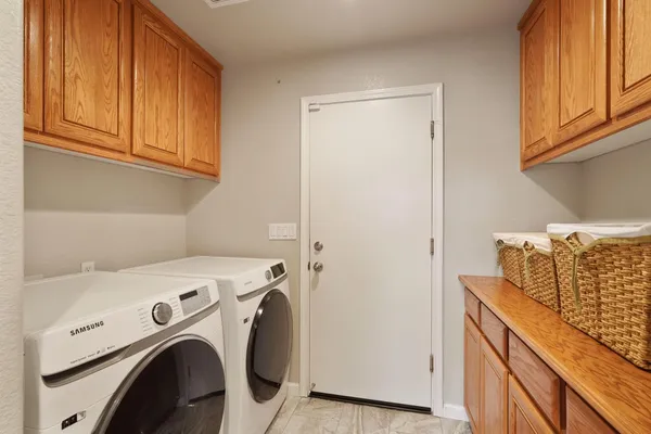 $845,000 | 2043 Derrick Avenue, Manteca, CA 95337