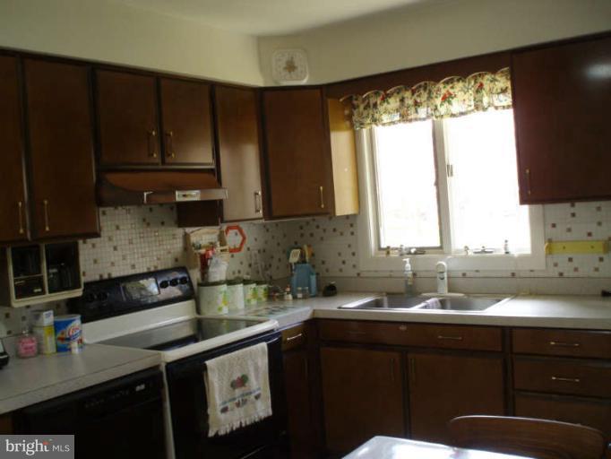 702 Remington Road Fallston, MD 21047 - Photo 6 of 13 Kitchen