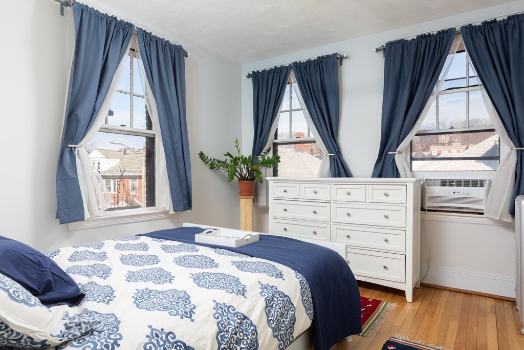 130 Sutherland Road, Unit 6 Boston, MA 02135 - Photo 5 of 21