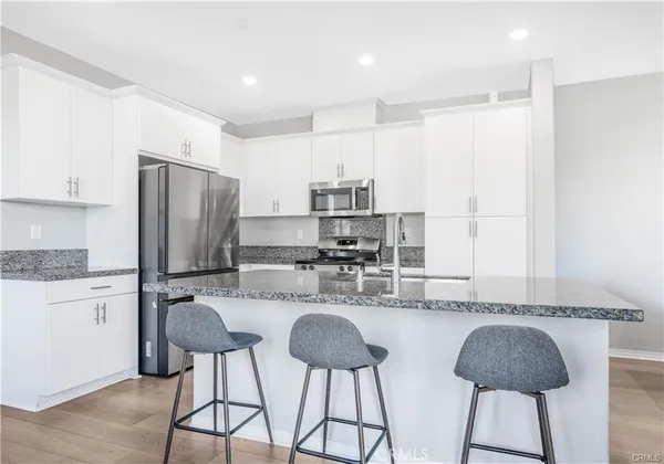 $545,999 | 2498 Gunner Ridge Way, Rialto, CA 92377