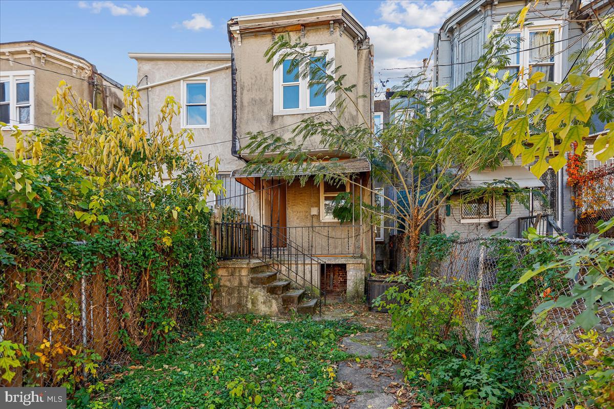 2023 Division Street Baltimore, MD 21217 - Photo 34 of 35 a view of a building with a garden