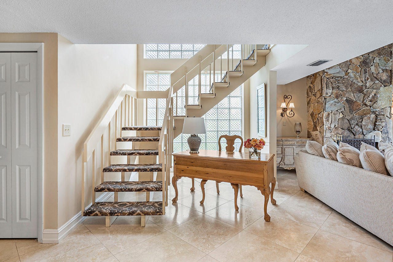 4211 Northwest 26th Court Boca Raton, FL 33434 - Photo 11 of 46 005-4211NW26thCt-BocaRaton-FL-small