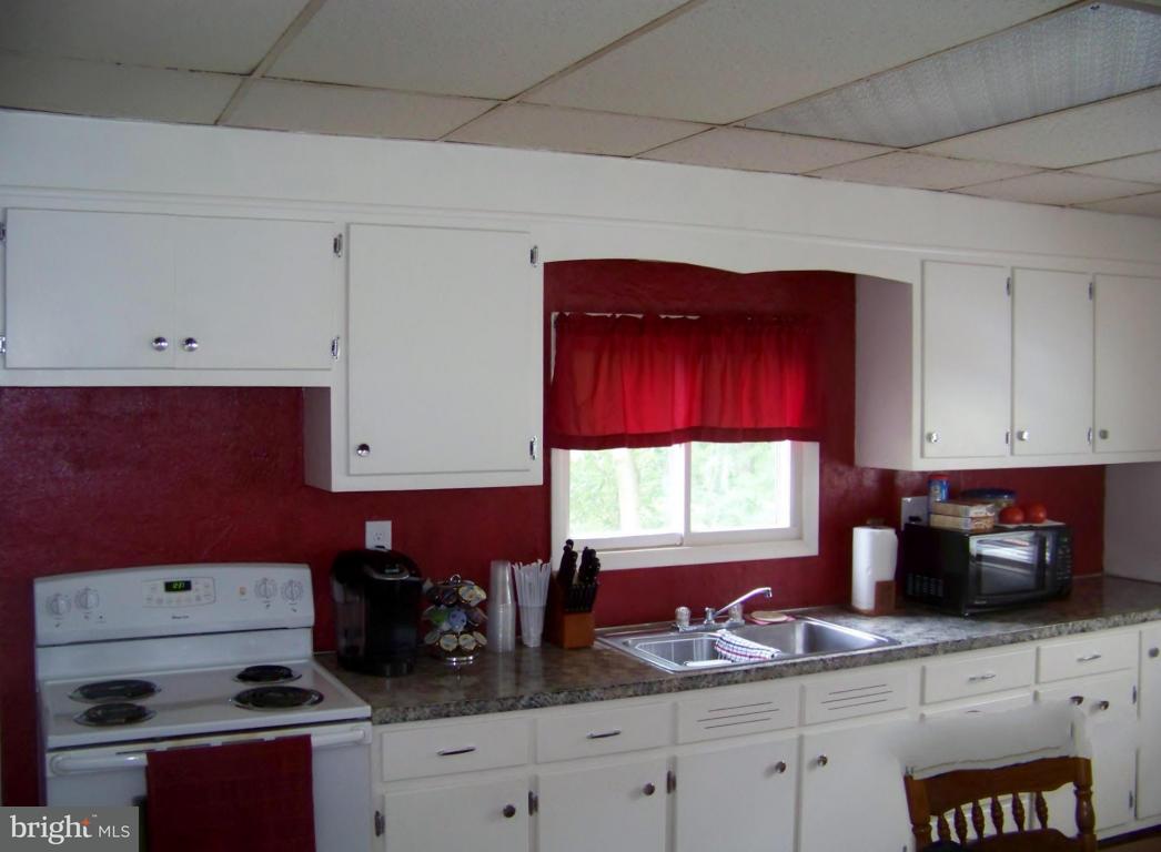 2282 Quarry Road Lebanon, PA 17046 - Photo 2 of 17 Gallery Image 2
