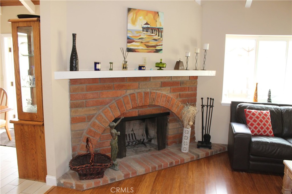 5201 Wavecrest Way Oxnard, CA 93035 - Photo 3 of 13 Fireplace