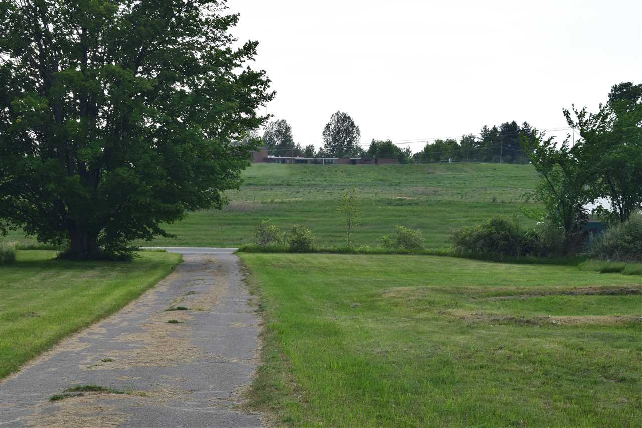 12838 Center Road Traverse City, MI 49686 - Photo 9 of 37 1887948-8.JPG