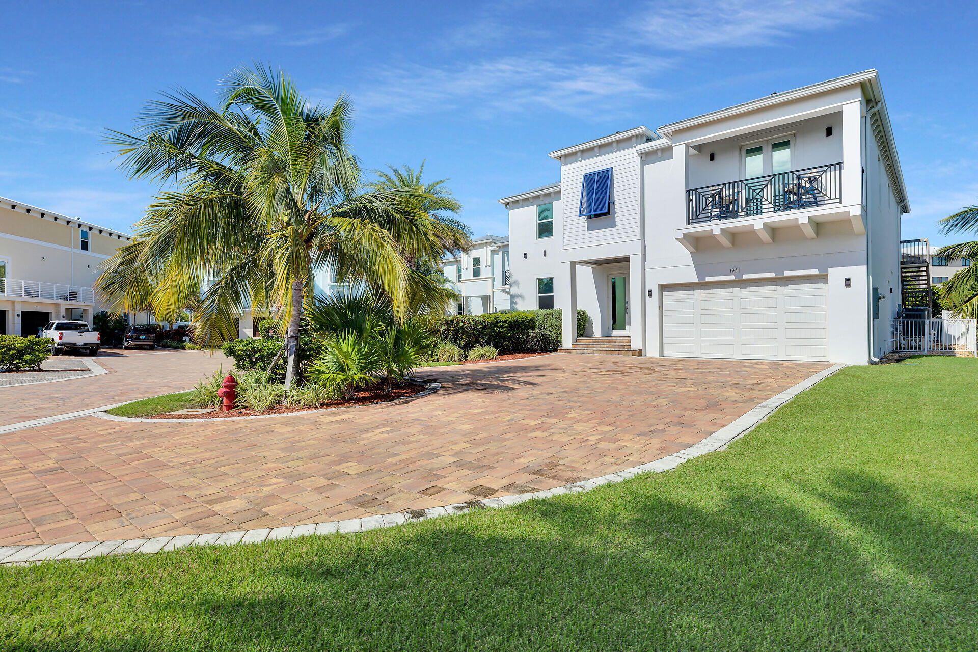 435 Sombrero Beach Road Marathon, FL 33050 - Photo 3 of 64 Exterior Front