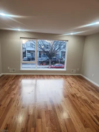 $3,200 | 410 South 8th Street, Newark, NJ 07103