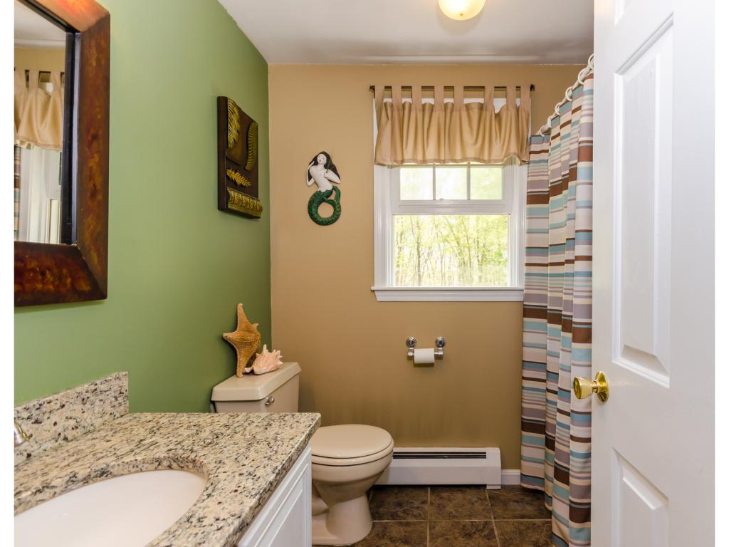 12 Garvin Road Derry, NH 03038 - Photo 13 of 25