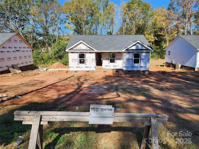 a view of house with outdoor space