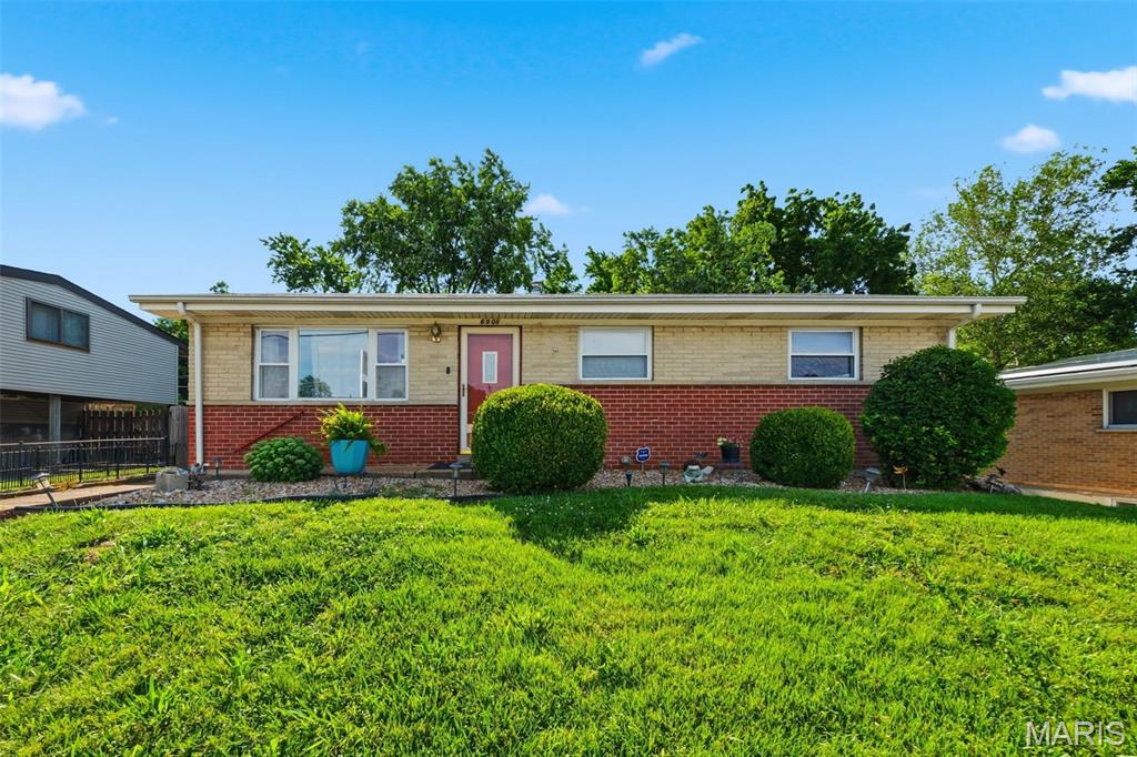 6908 Howdershell Road Hazelwood, MO 63042 - Photo 5 of 32