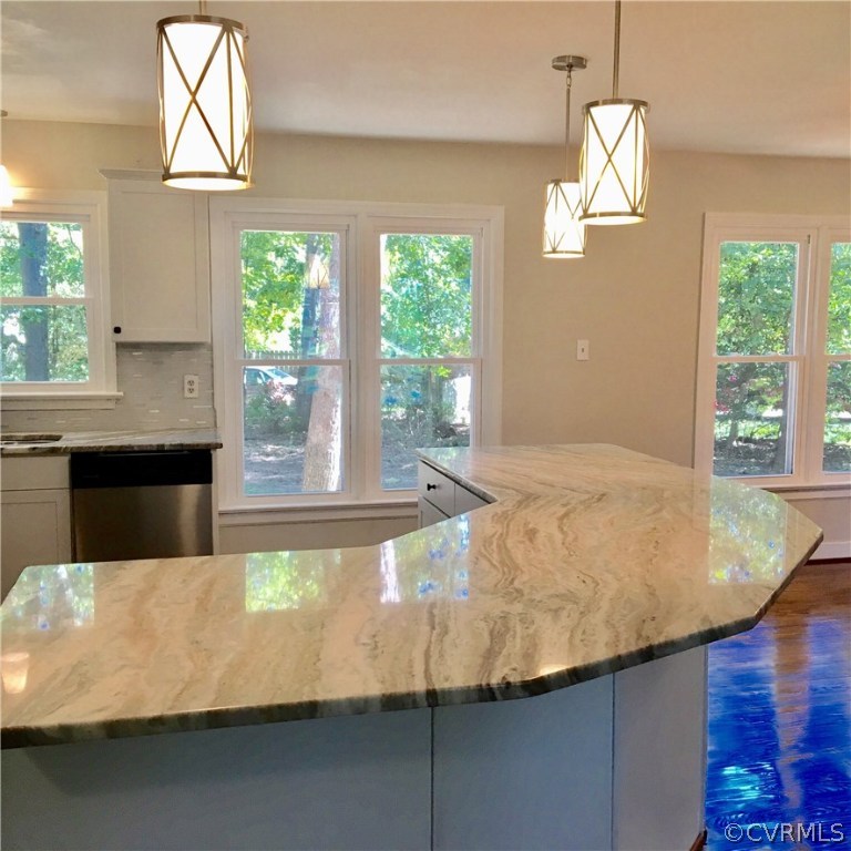 441 Charlemagne Road Midlothian, VA 23114 - Photo 3 of 20 Gallery Image 3