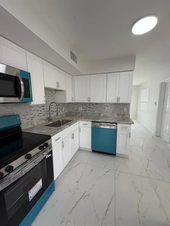 $1,595 | 3446 Dahlia Place, Unit B, Largo, FL 33771