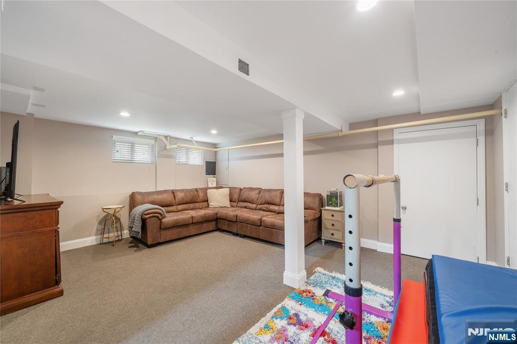 15 Valley Road Nutley, NJ 07110 - Photo 30 of 44