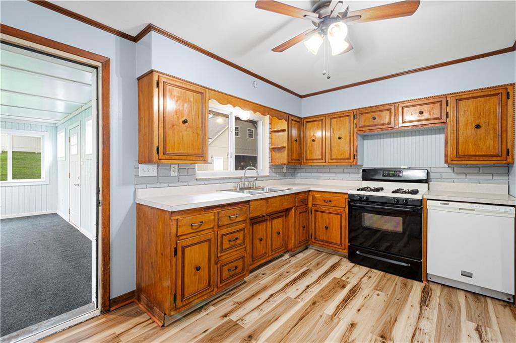 282 Spring Run Road Crescent, PA 15046 - Photo 8 of 44