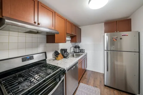 $185,000 | 1460 Fairlane Drive, Unit 307, Schaumburg, IL 60193