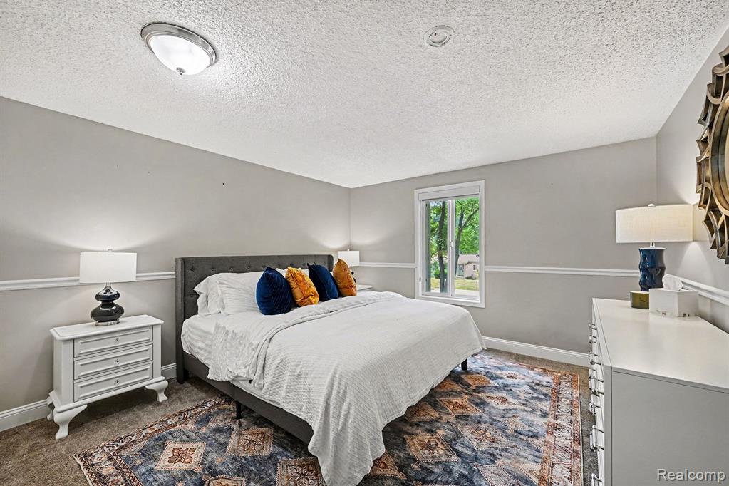 2104 Highfield Road Waterford, MI 48329 - Photo 12 of 38 Gallery Image 12