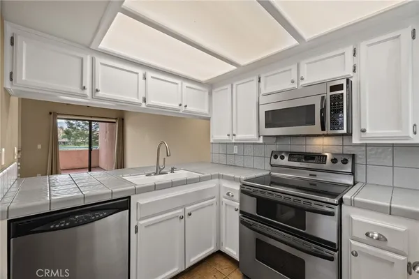 $299,900 | 14500 Las Palmas Drive, Unit 22, Bakersfield, CA 93306