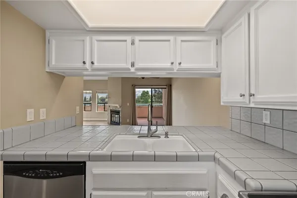 $299,900 | 14500 Las Palmas Drive, Unit 22, Bakersfield, CA 93306