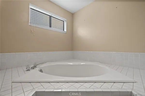 $299,900 | 14500 Las Palmas Drive, Unit 22, Bakersfield, CA 93306