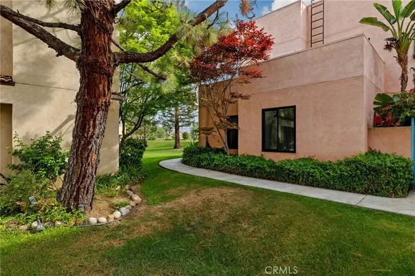 $299,900 | 14500 Las Palmas Drive, Unit 22, Bakersfield, CA 93306