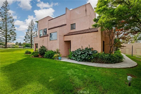 $299,900 | 14500 Las Palmas Drive, Unit 22, Bakersfield, CA 93306